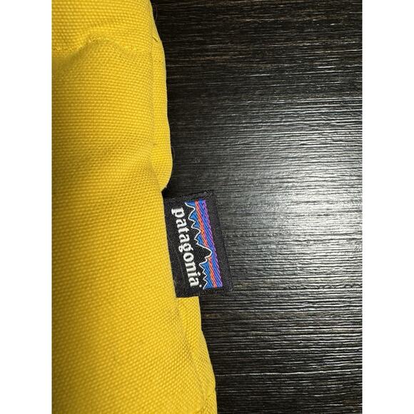 Patagonia Two-Tone Yellow and Navy Vest - Picture 9 of 9